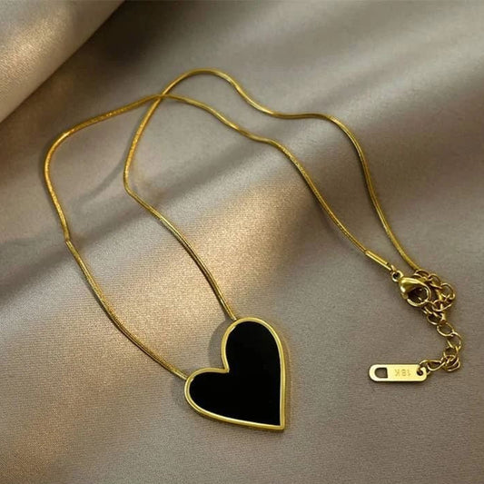 Black Heart Necklace (Gold-Plated)