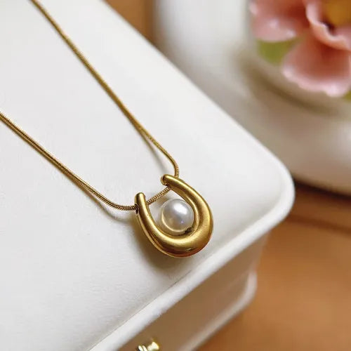 Golden Pearl U Necklace