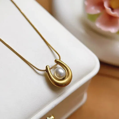 Golden Pearl U Necklace