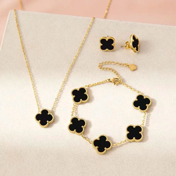 Black Enamel Clover Jewelry Set – [Set of 3]