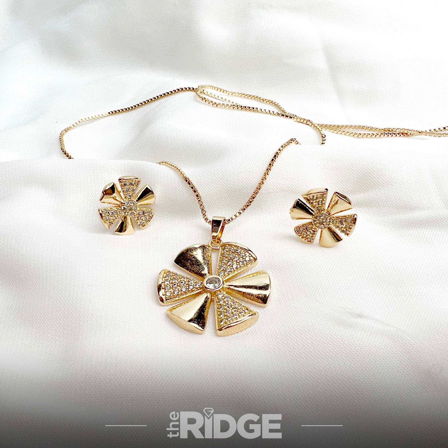 Flower Crystal Pendant Necklace & Earrings Set – Gold