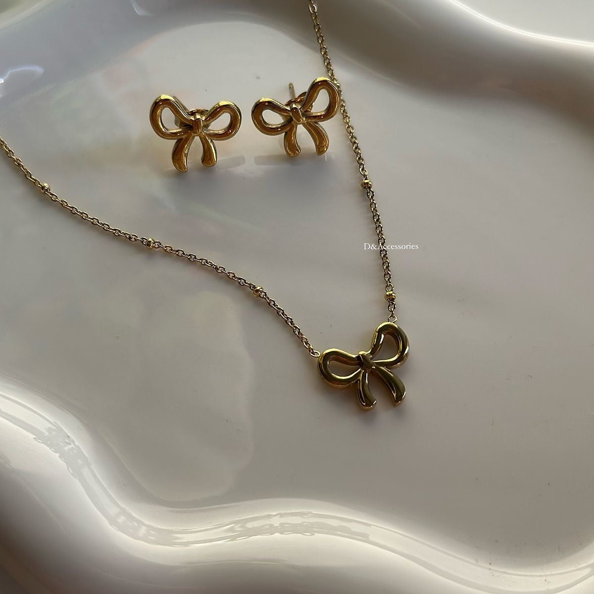 Golden Bow Necklace & Earrings Set 