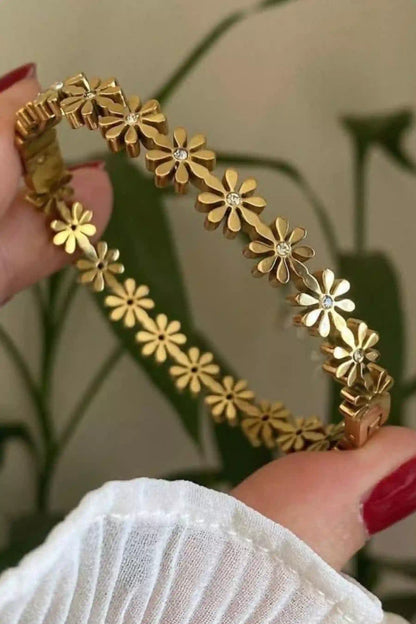 Floral Sparkle Gold Bangle (With Lock)
