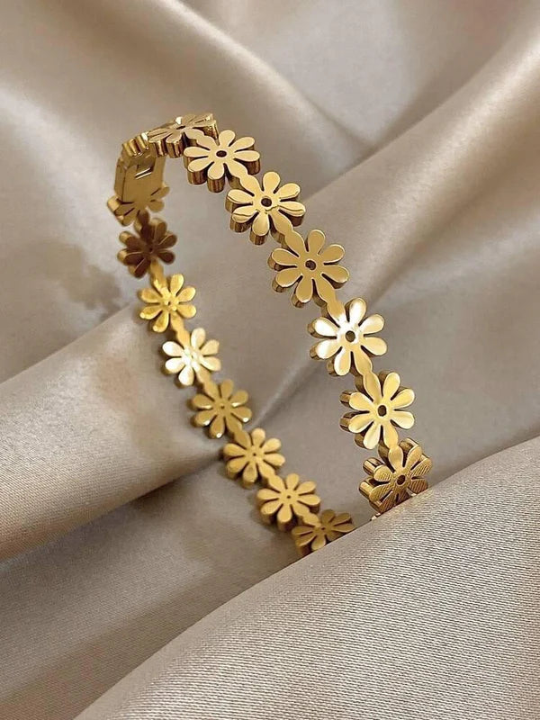 Floral Sparkle Gold Bangle (With Lock)