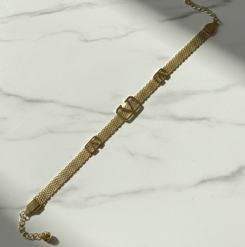 Golden Mesh “V” Bracelet