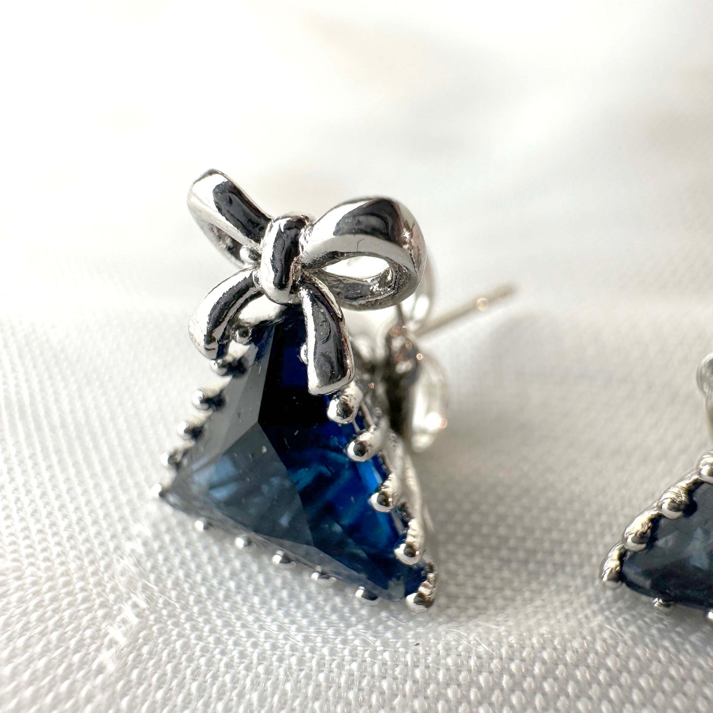 Silver-Plated Triangle Sapphire Bow Earrings
