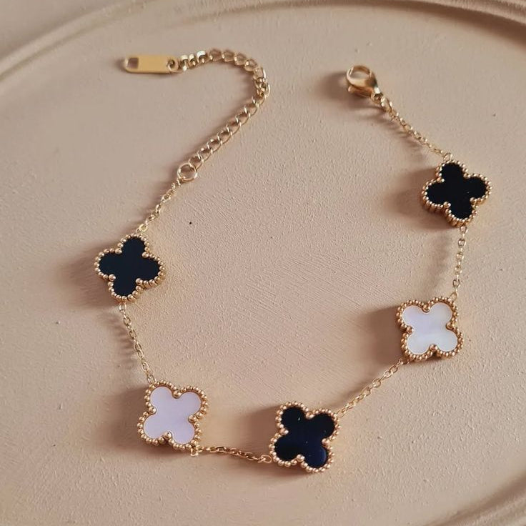 2-in-1 Reversible Clover Bracelet