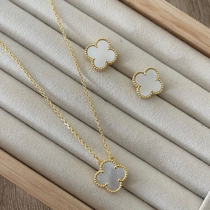 White Clover Pendant & Stud Earrings Set – [Set of 2]